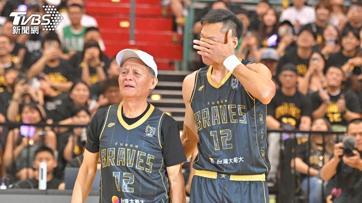 林志傑和父親林明德。(圖/胡瑞麒攝)