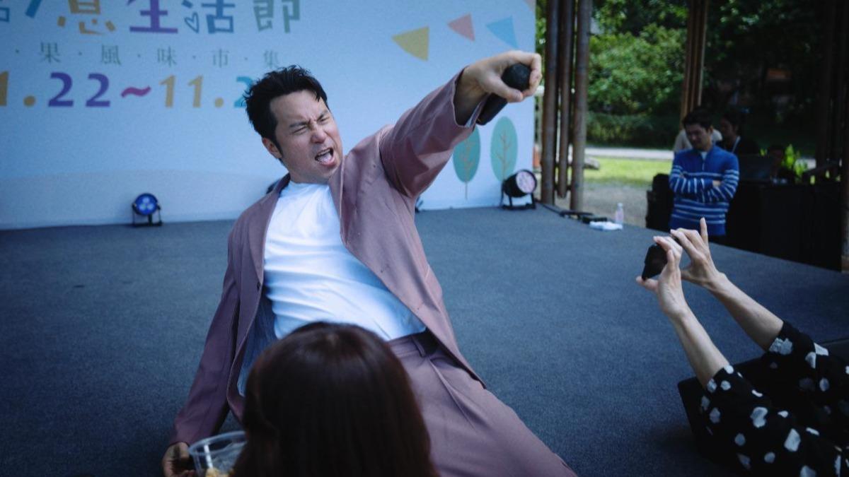 張孝全拍戲「一餐嗑2便當」胖7KG 自嘲肚子超大:很油膩