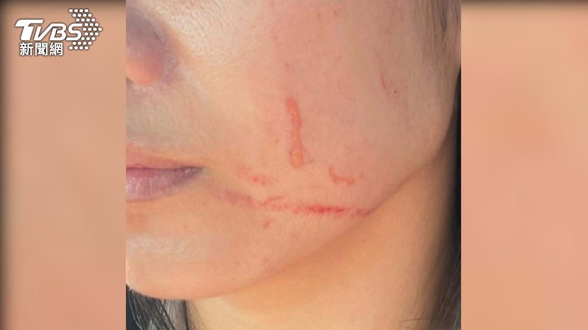 排隊爆口角!2女賣場外互揪髮拉扯、童目擊嚇壞