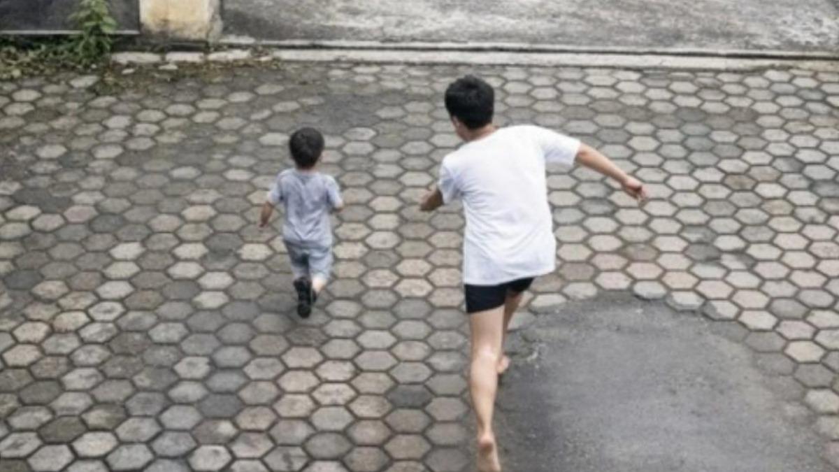 家裡門未關!印尼6歲童找媽媽衝上馬路 遭卡車撞擊身亡