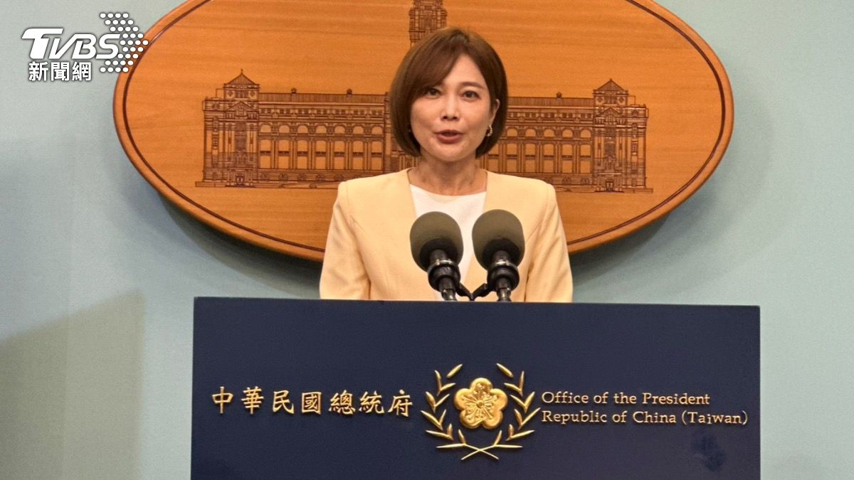 總統府發言人郭雅慧13日上午說明賴總統出訪行程。(圖/潘袁詩羽攝)