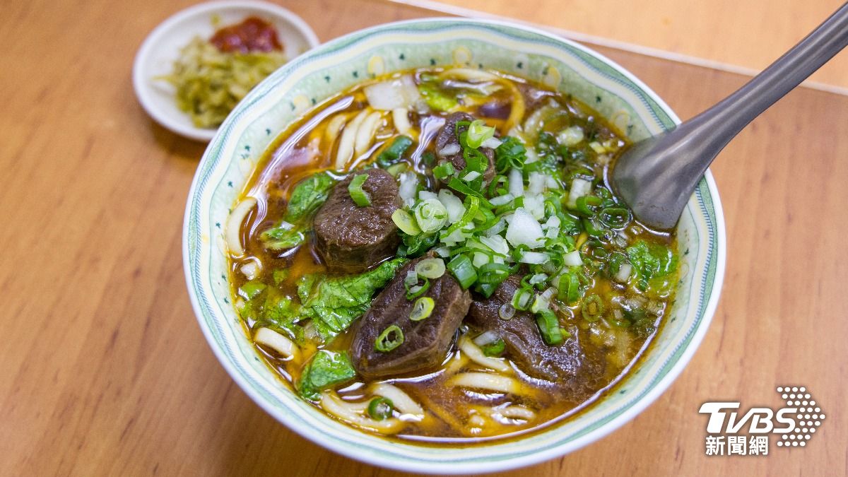 外食族注意!醫曝「國民美食」恐成高鈉地雷 護腎這樣吃