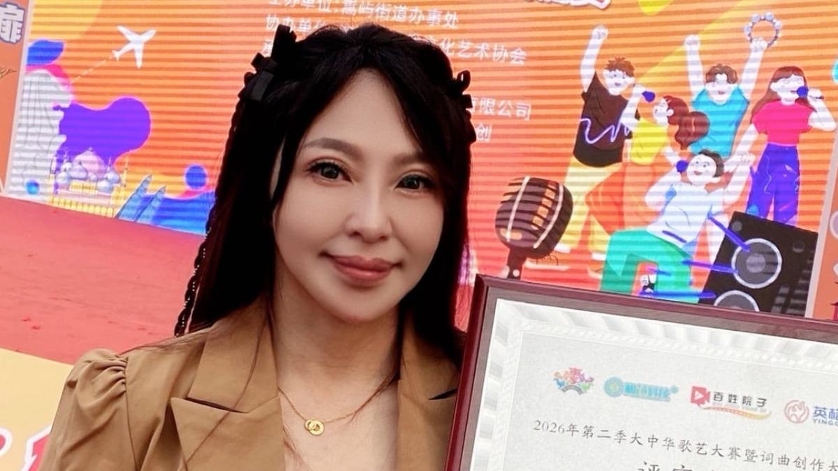 獨/當眾被要求露胸!「小陳美鳳」不忍開譙:用牙刷幫你刷下面