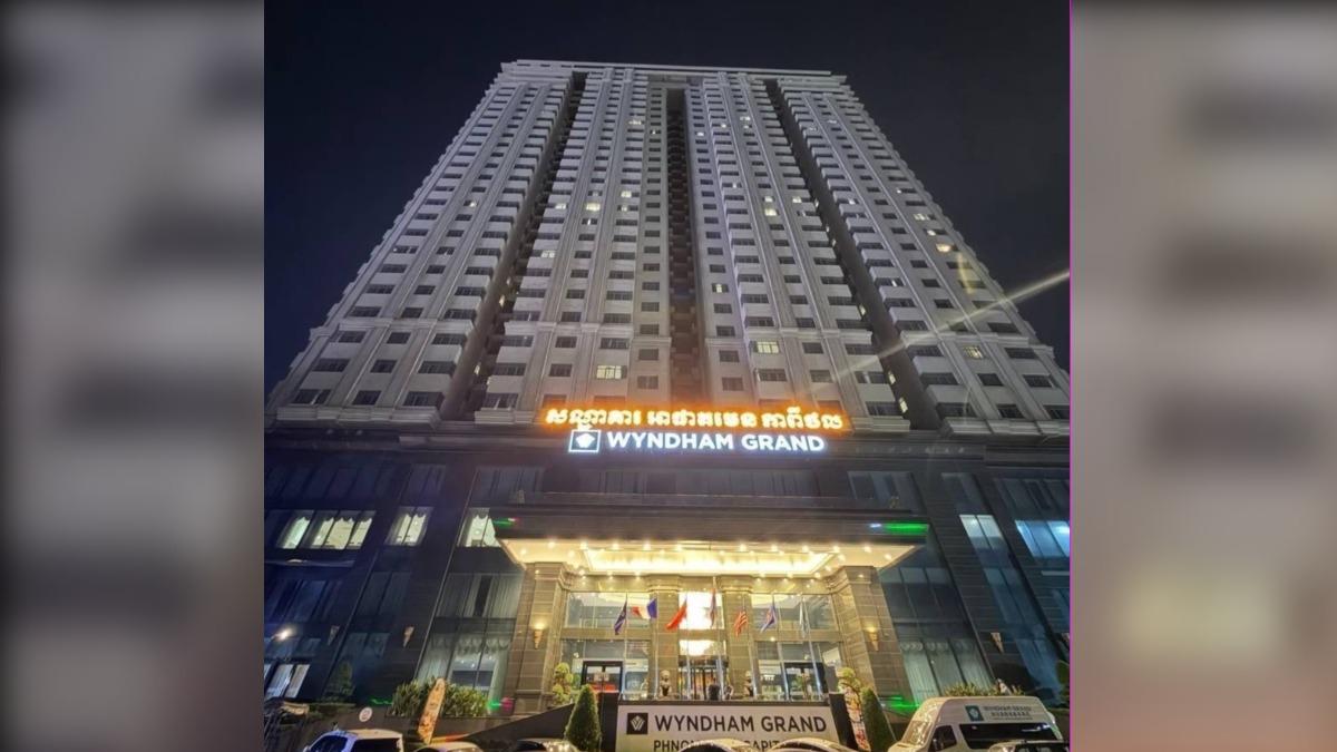 詐騙集團藏身的五星級飯店。(圖/翻攝自柬中時報)