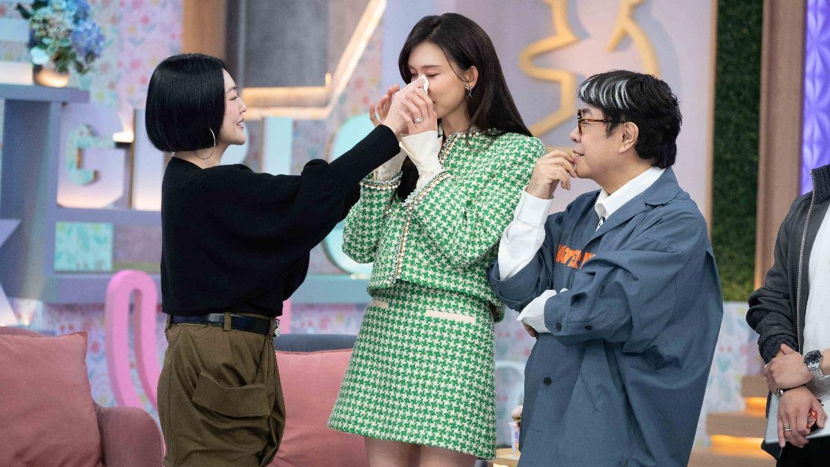 林志玲仙女落淚!小S傻眼嗆「當觀眾面哭」 昔《康熙》宿敵世紀合體