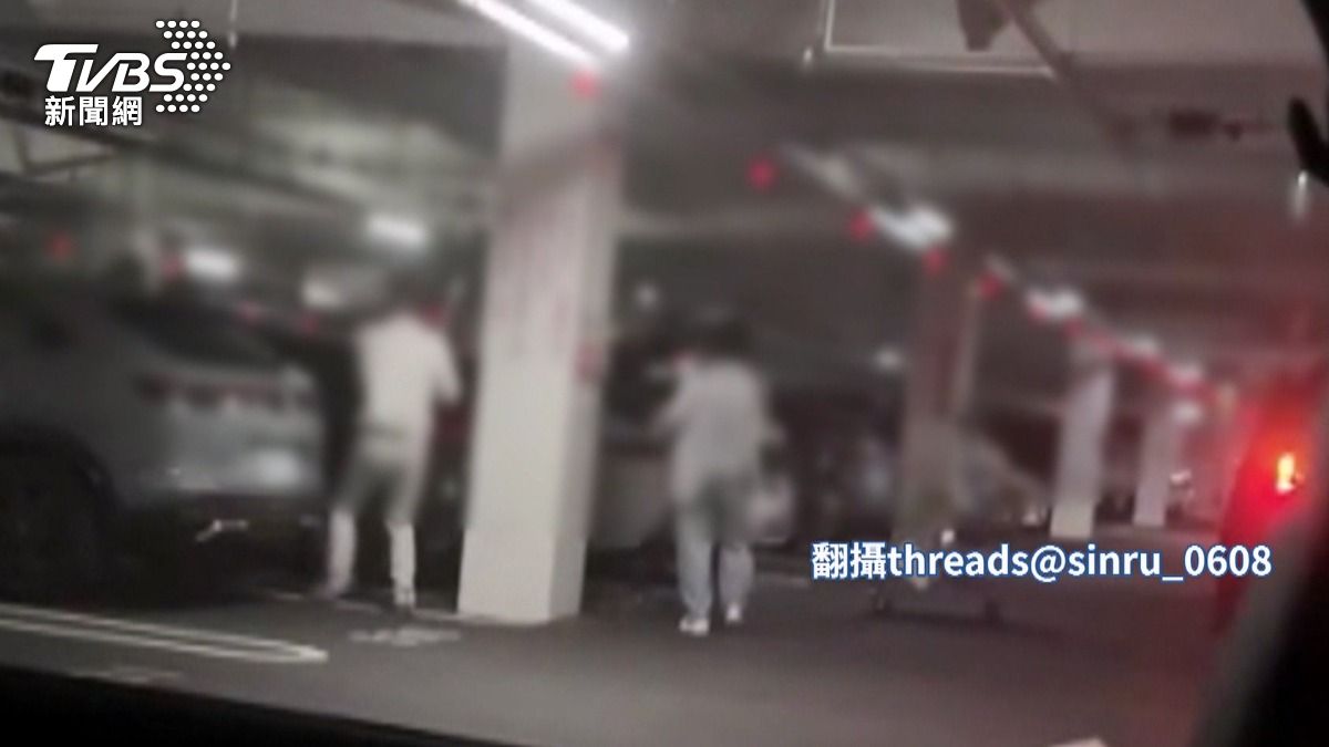 追債追到賣場!男持鋁棒狂揮攻擊致人傷 眼鏡手機全砸壞
