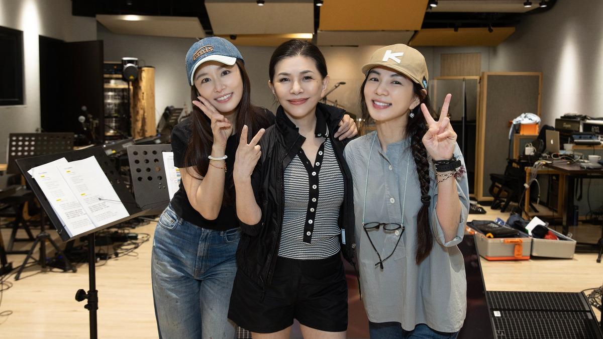 林心如(左起)、張清芳、Ella為小巨蛋演唱會彩排。(圖/上引娛樂提供)