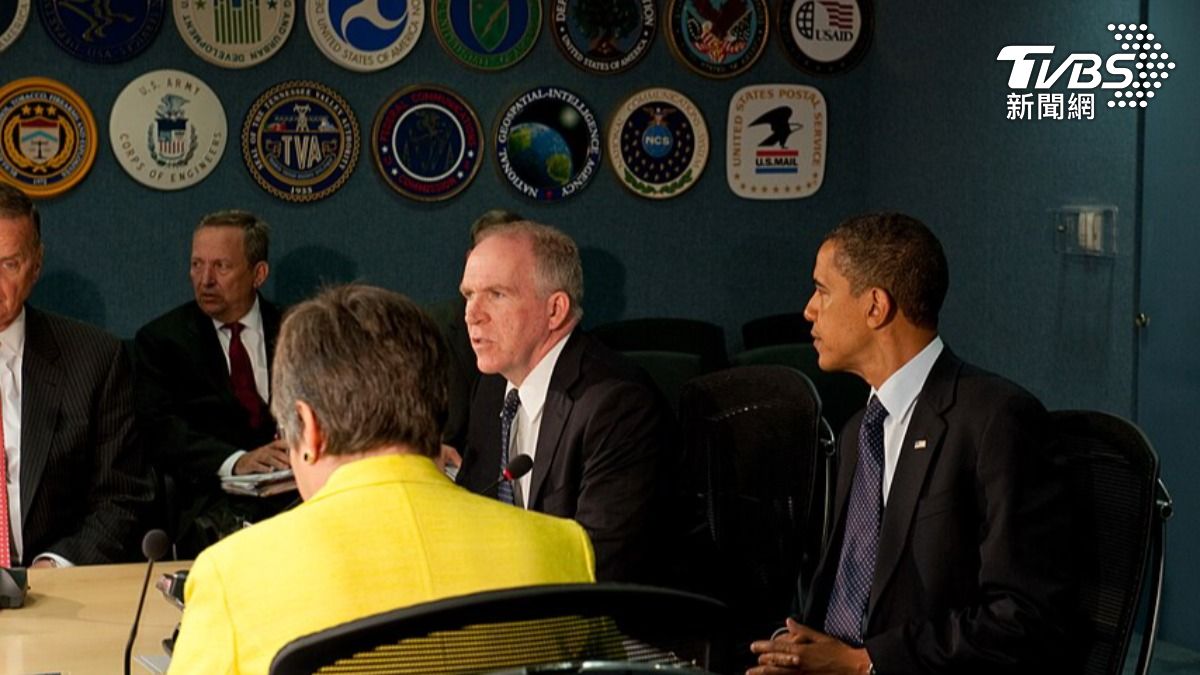 美國前中央情報局（CIA）局長布倫南（John Brennan）與時任總統歐巴馬資料畫面。（圖／維基百科）