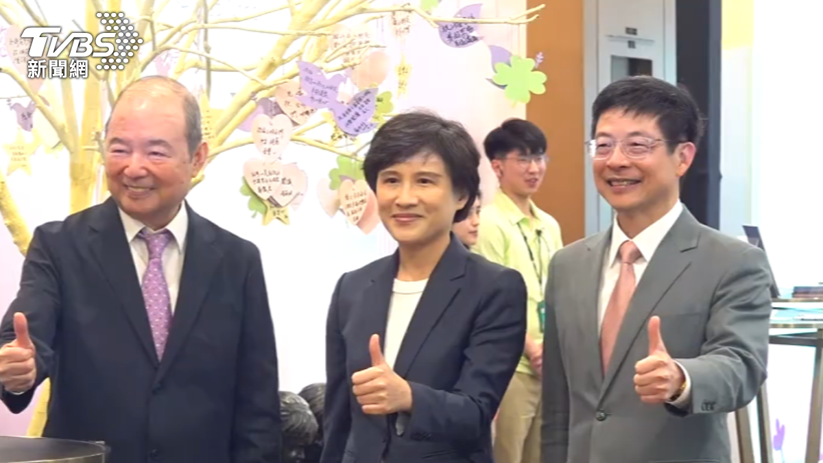 鄭麗君致詞時主動憶及在台北重慶南路書街的求學時光，引發外界聯想。（圖／TVBS）