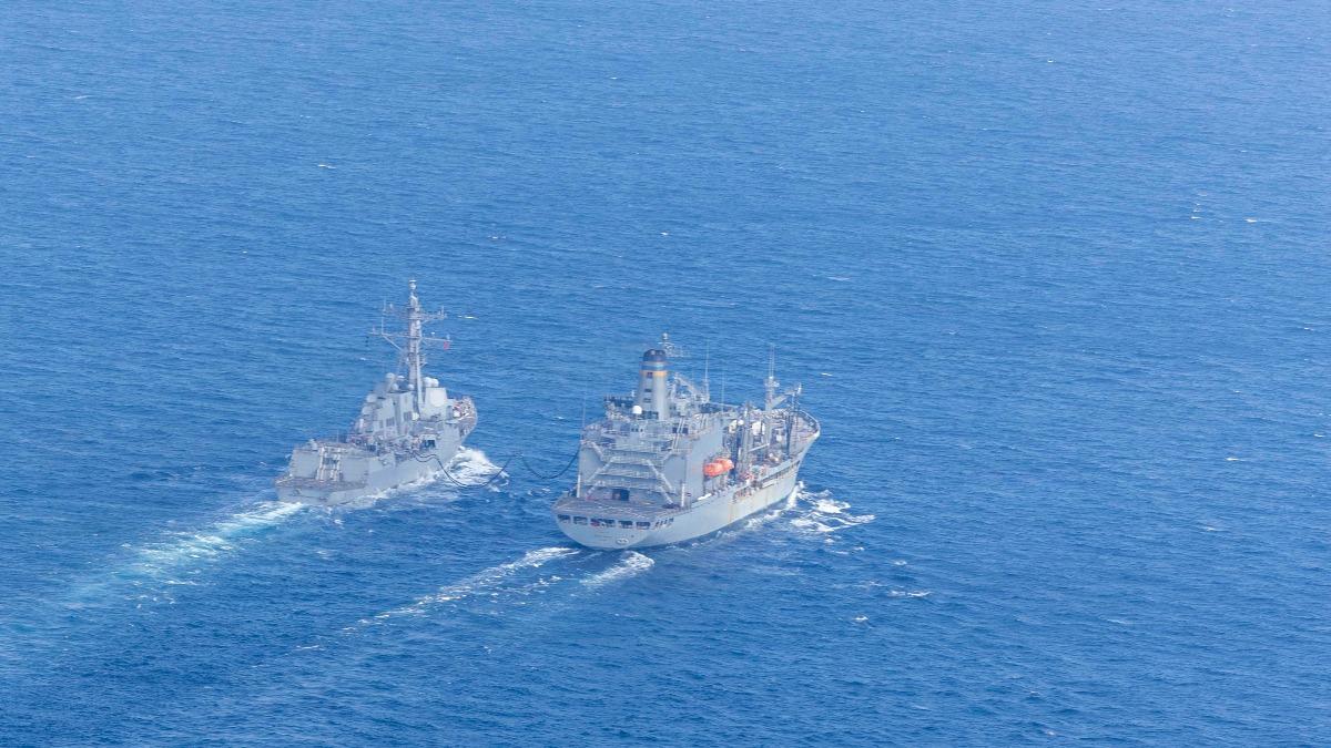 美軍派2艘勃克級飛彈驅逐艦,通過荷姆茲海峽掃雷。(圖/DVIDS)