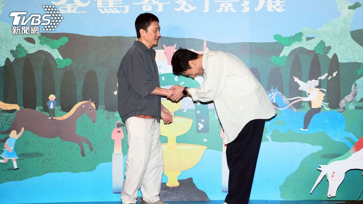 劉冠廷在梁朝偉身邊顯得緊張不已。(圖/趙世平攝)