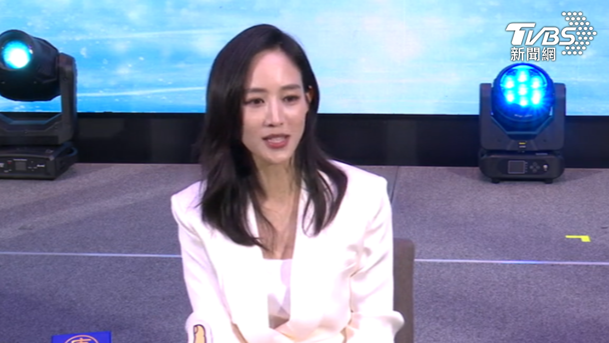 女星張鈞甯出席代言活動,被問及是否參與選秀節目幽默婉拒。(圖/TVBS)(