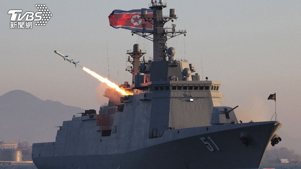 金正恩督軍! 北韓5000噸驅逐艦「崔賢」 出海試射巡弋飛彈