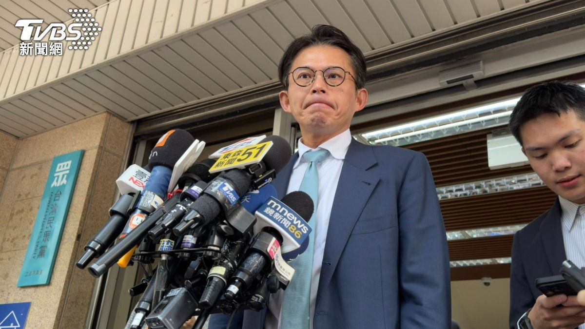 不知洪慈庸流產 黃國昌稱「書中是客觀事實」批卓冠廷政治攻擊