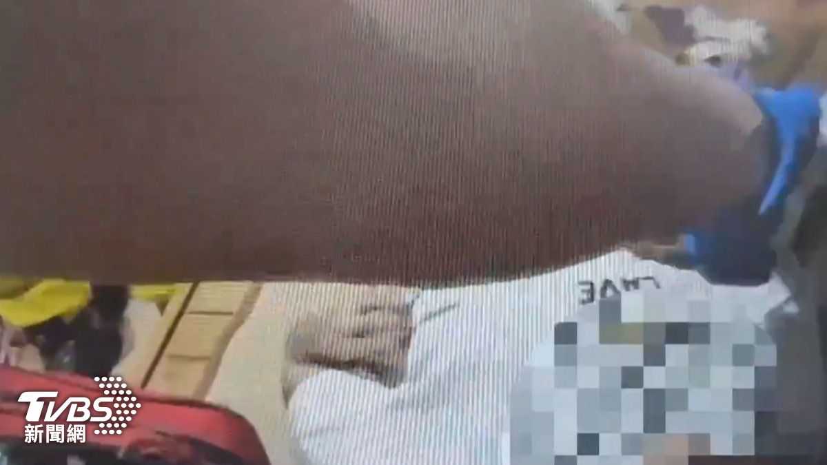 救護人員到場後,發現陳女多處瘀傷、手腕變形。(圖/TVBS)