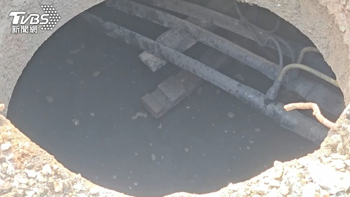 現場疑似高壓電纜線故障引發爆炸。(圖/施協源攝)
