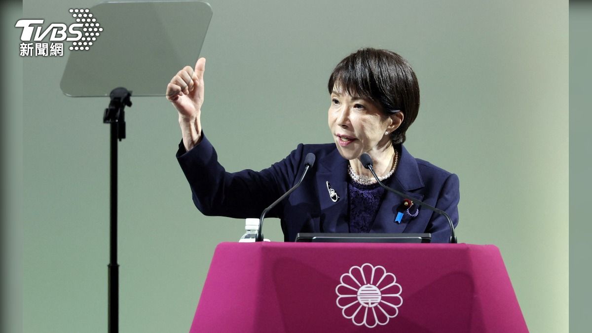 麻生太郎直言,高市早苗如果繼續堅持當「孤獨的領袖」,政權垮台可能比想像中快。(圖/達志影像路透社)