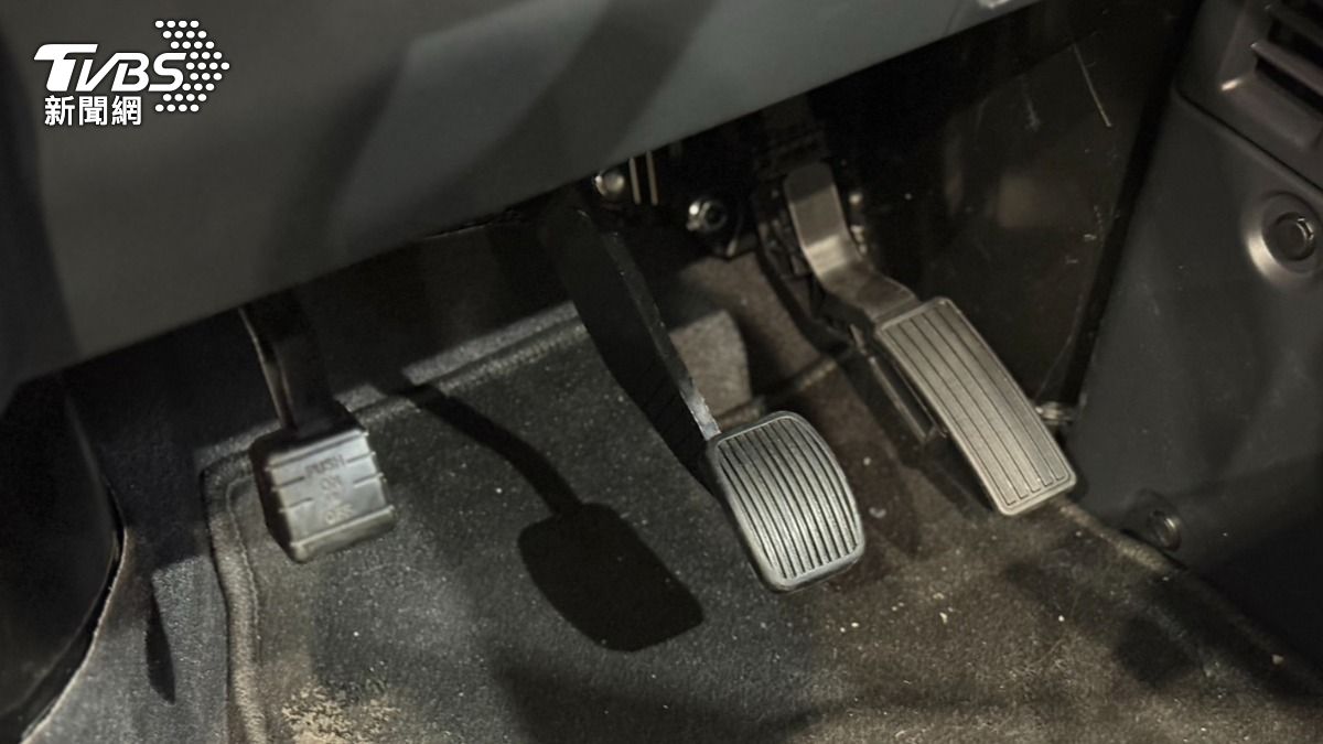 駕艙機車-Mobility-Lean3-充電-機車-汽車-電動車-駕照-開箱-實測