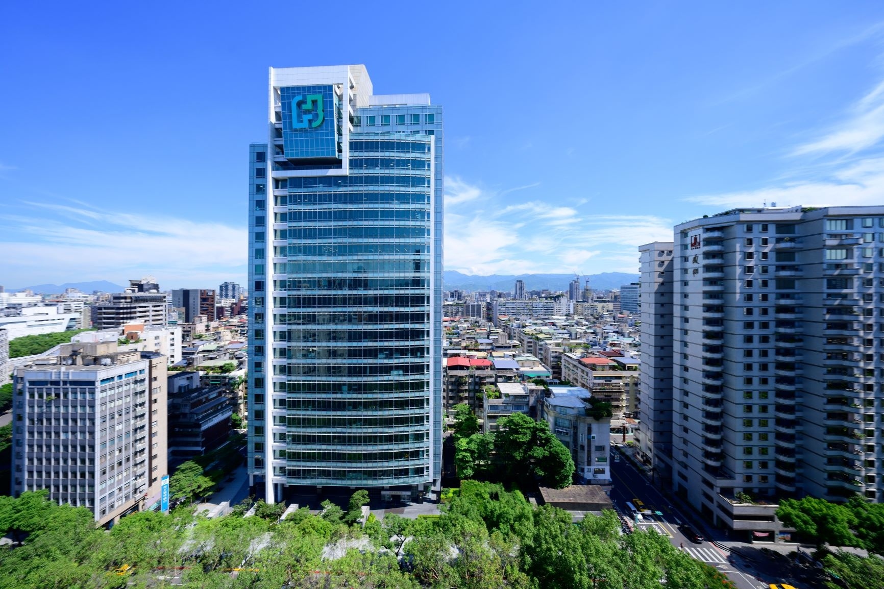富邦以正向力量陪伴台灣走過65年，宣布2026下半年將擴大Run For Green®跑步植樹倡議，轉化為支持公益團體的共好行動。