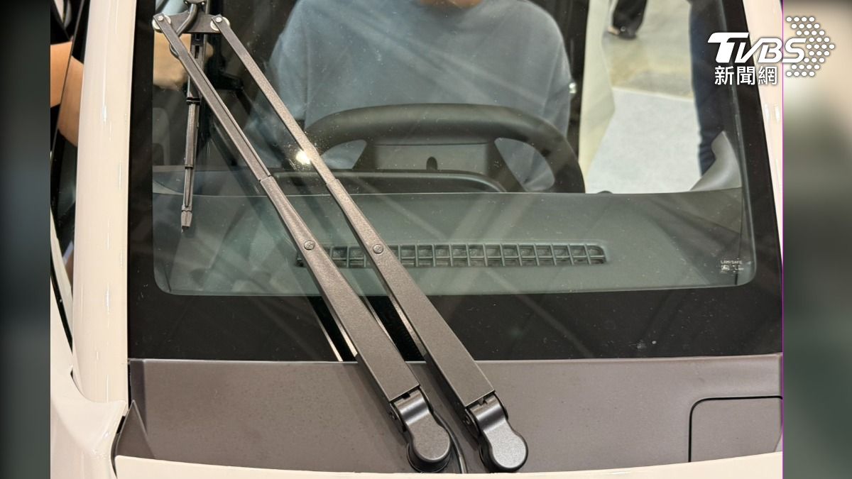 駕艙機車-Mobility-Lean3-充電-機車-汽車-電動車-駕照-開箱-實測