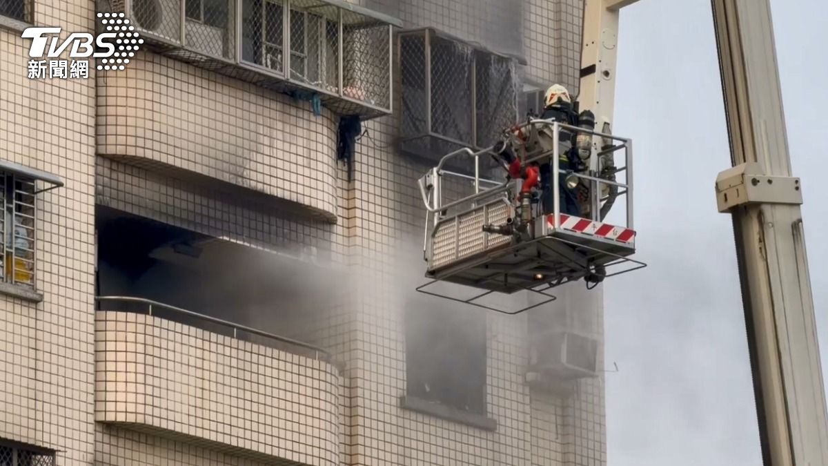 烈焰燒毀住家。(圖/TVBS)