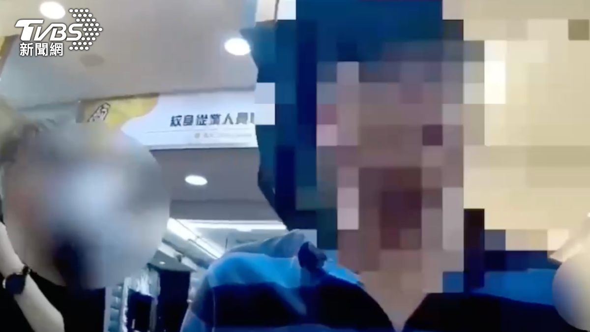 西門町驚傳偷拍! 64歲男「密錄器藏手提袋」狂攝短裙妹