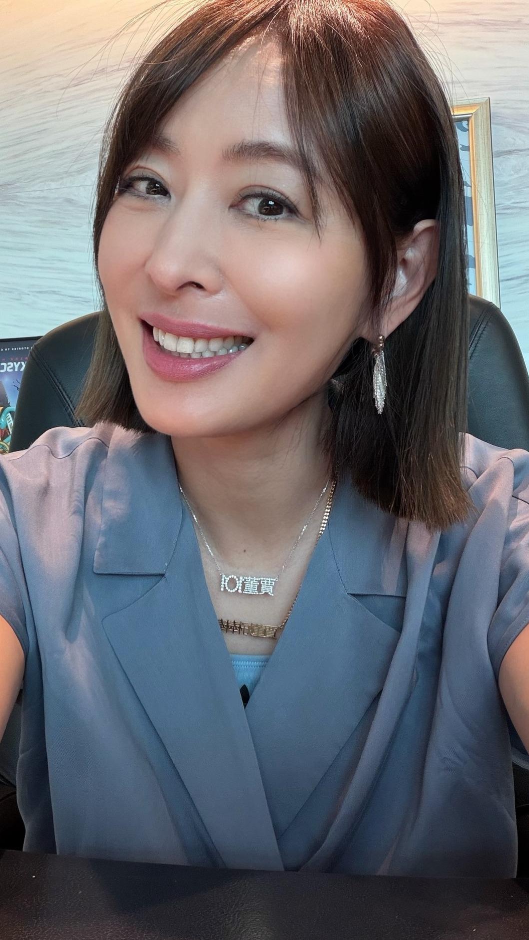 賈永婕換髮型。(圖/翻攝自臉書)