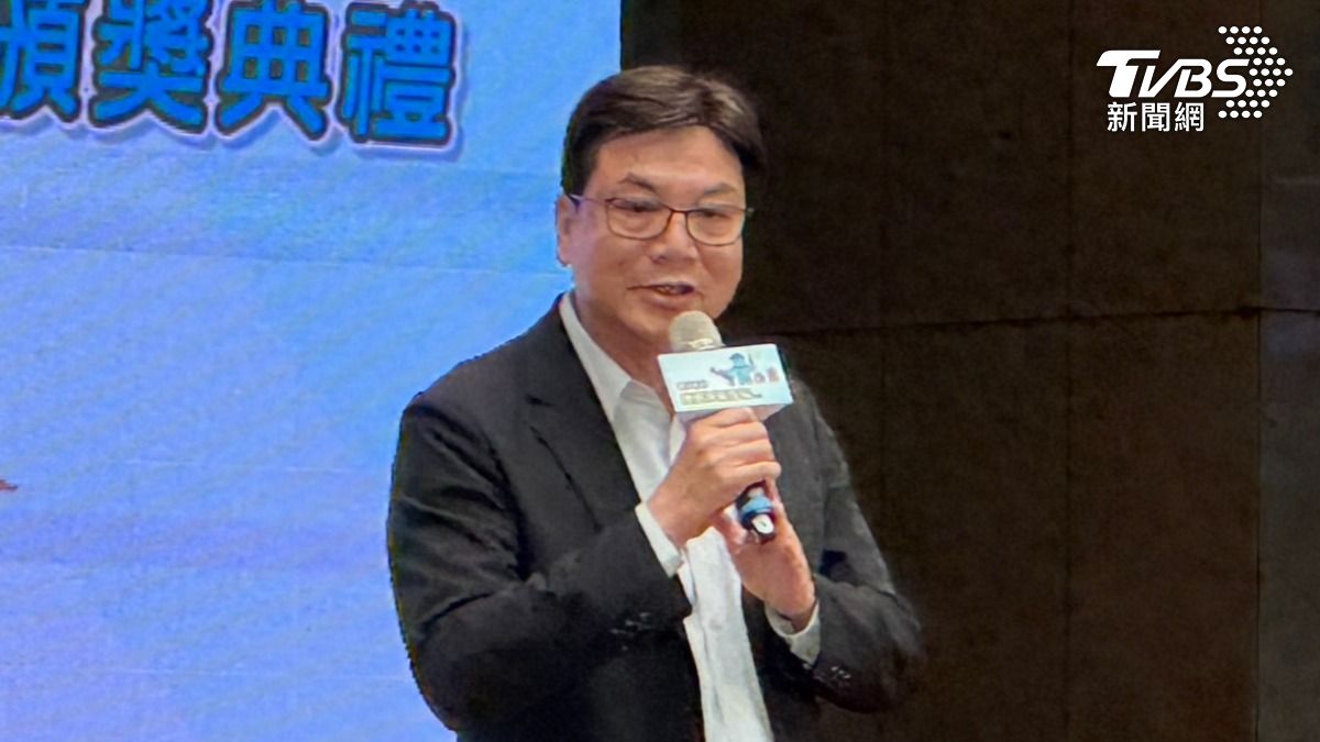 劉和然致詞幽默表示:「我終於不用穿繡著名字的衣服了」。(圖/陳怡潔攝)