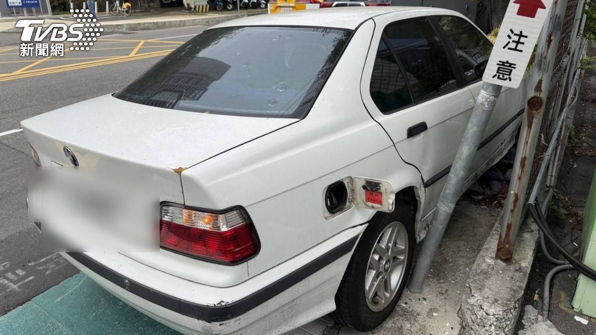 車身嚴重受損。（圖／TVBS）