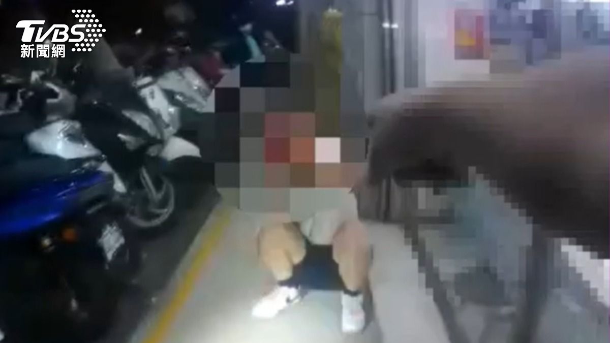 身體狂抖！三重20歲男街頭吸喪屍菸彈　蹲超商外一臉呆滯