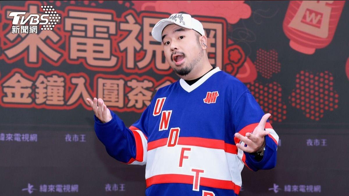 阿達在陳大天、坤達勸說下自首。（圖／趙世平攝）