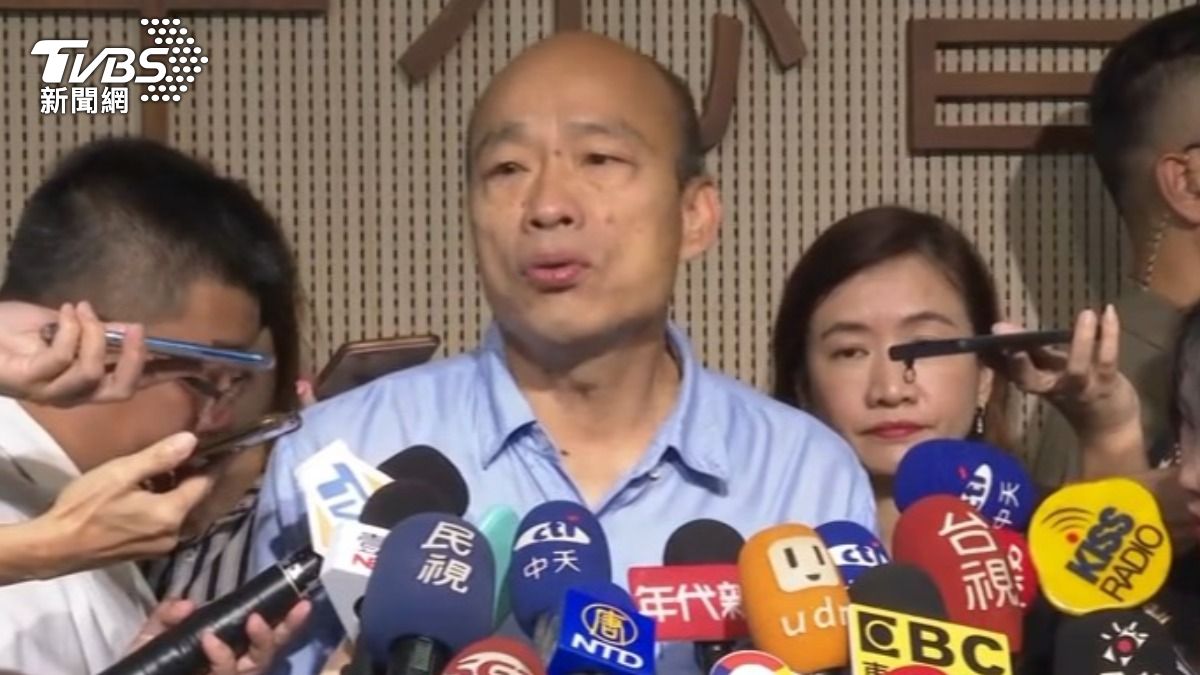 國民黨副主席李乾龍座車疑遭安裝追蹤器,引發藍營質疑國家機器啟動。(圖/TVBS)