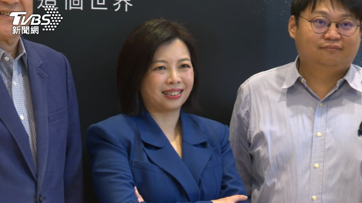 TVBS總經理劉文硯強調,善用AI科技能幫助記者更有效率地進行事實查核與敘事。(圖/TVBS)