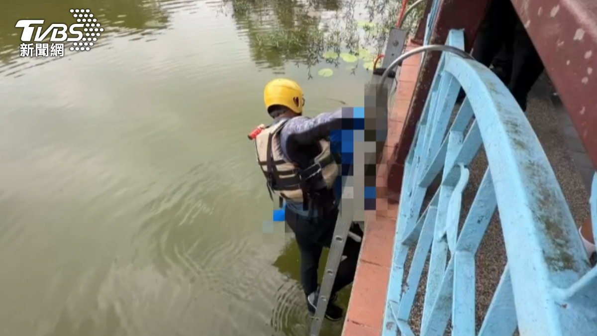南投鯉魚潭釣客收線勾到重物 拉起赫見女浮屍嚇壞