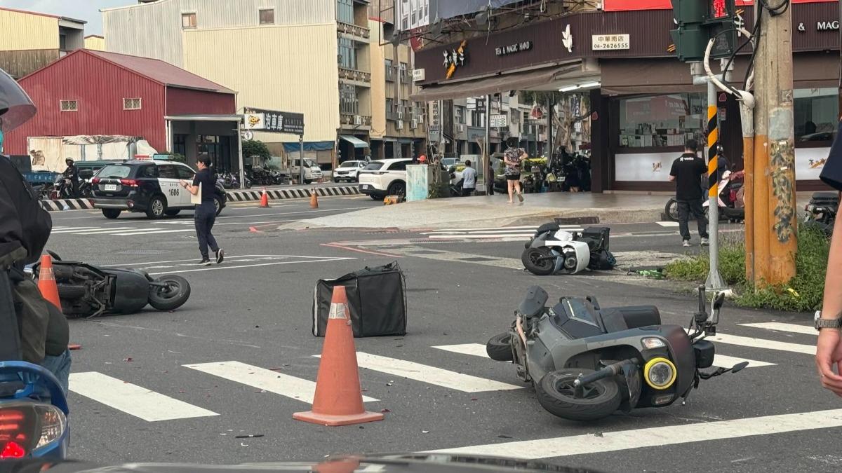台南恍惚女毒駕「保齡球式」暴衝 3騎士慘遭剷飛血濺街頭