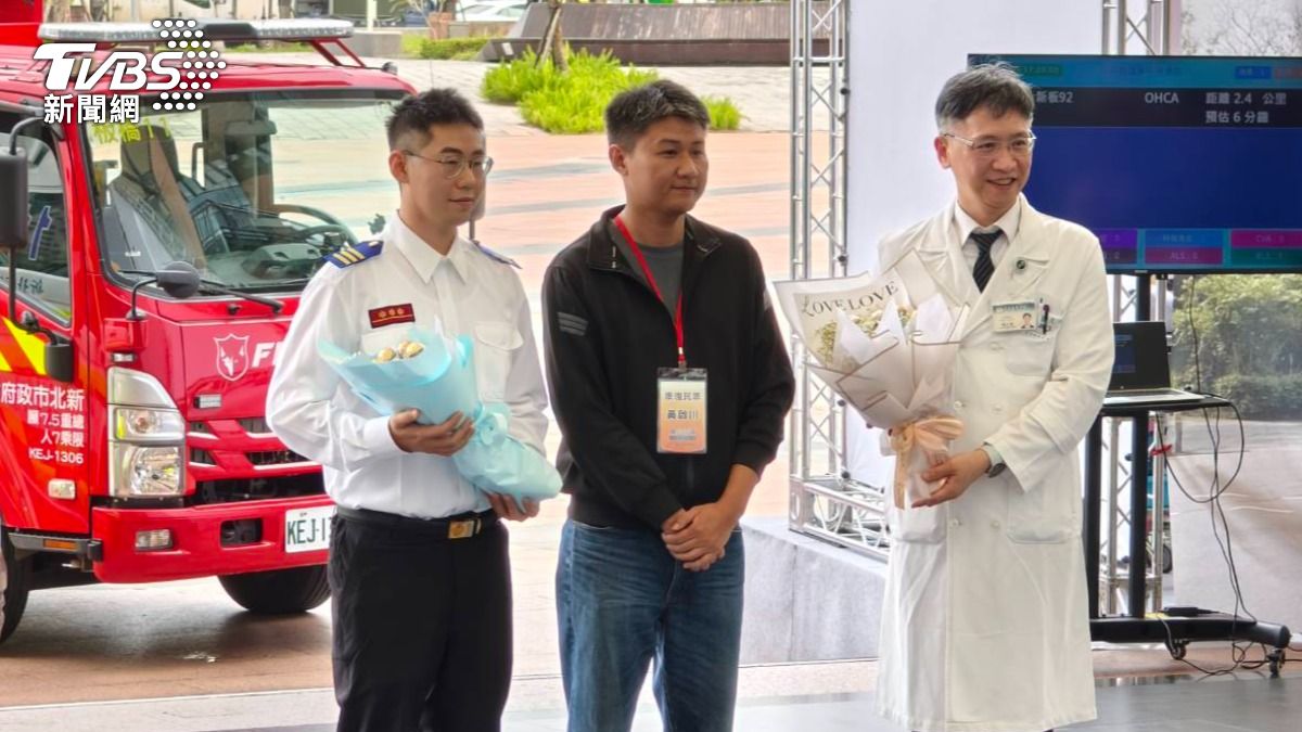 家中昏倒的黃先生鬼門關前走一遭,經由新北救護體系和醫院接力搶救,獲得重生。(圖/TVBS)