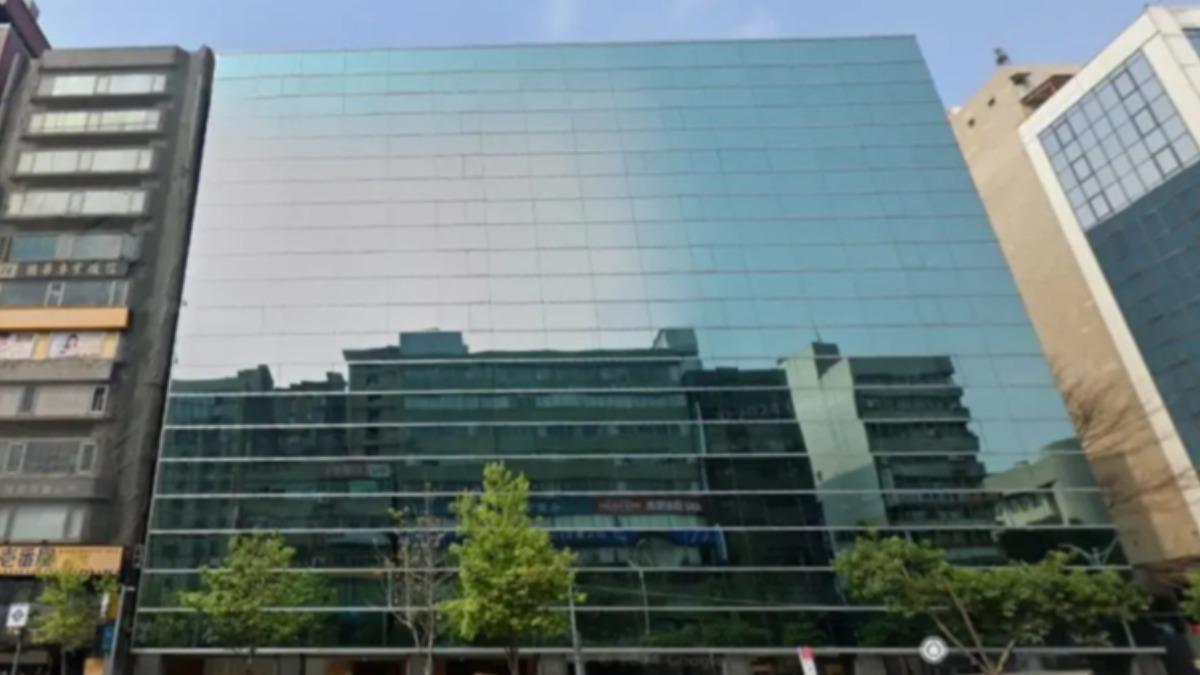 台玻大樓驚傳偷拍！22歲男廁所拍男客大號　遭逮辯：按捺不住