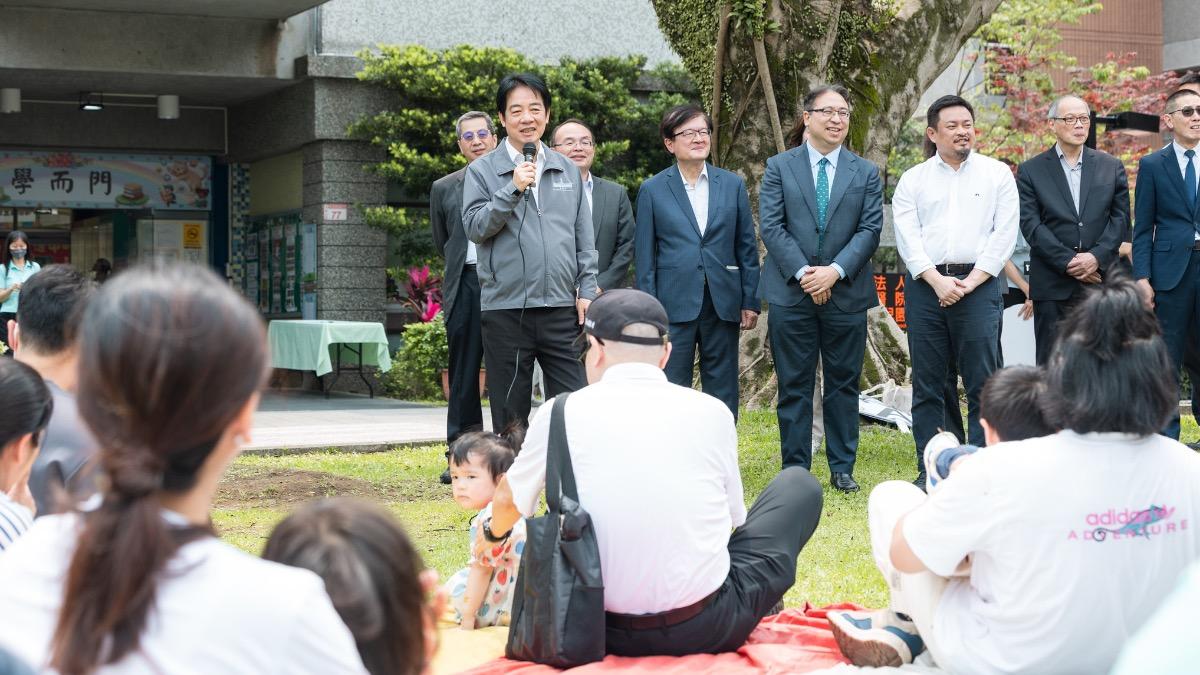 賴清德16日率綠桃市長參選人黃世杰、勞動部長洪申翰參訪長庚幼兒園。（圖／總統府提供）