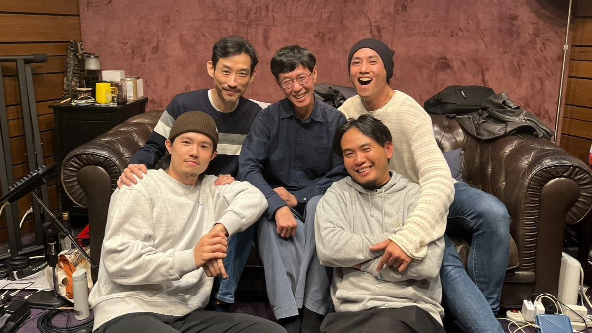 「工人F4」合體開唱 莊凱勛錄音室小酌助興:沒高粱不行