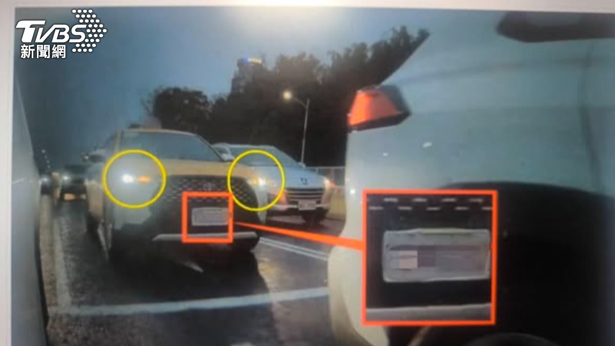 高雄有計程車司機Auto自動開啟大燈,被檢舉沒開燈,警求證原廠後,認誤判急撤罰單道歉。(圖/TVBS)