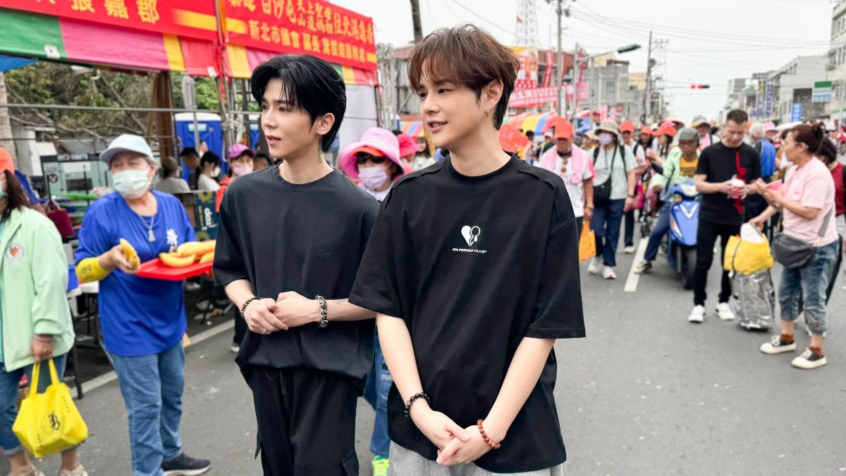 白沙屯媽祖進香「驚見超帥男神」親發結緣品 民眾暴動求合照