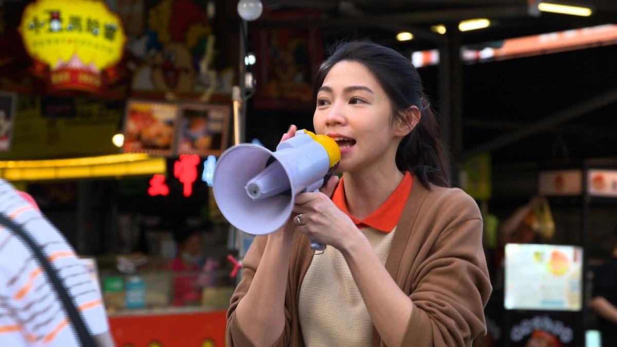 八點檔女神夜市叫賣豆花!喊到聲音沙啞 「大排長龍」畫面曝光