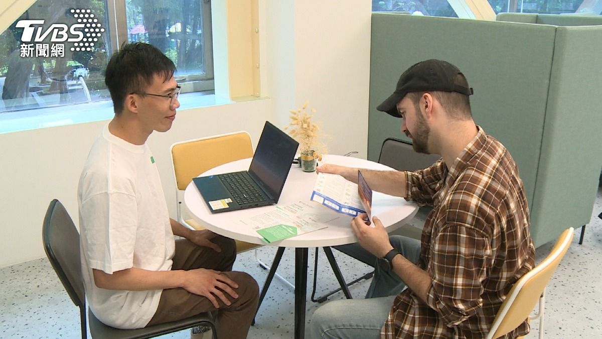 國發會成立「Talent Taiwan 一站式國際人才服務中心」,擴大服務外籍專業人才。(圖/TVBS)