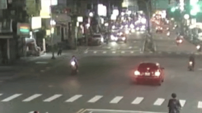 車禍監視器畫面。(圖/TVBS)