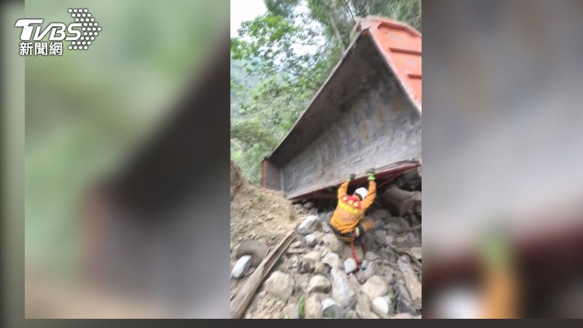 砂石車墜百米山谷　31歲駕駛拋飛亡
