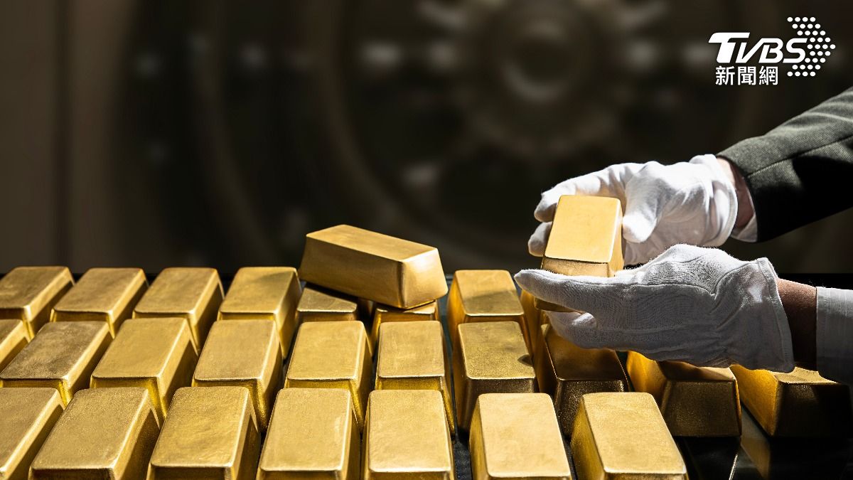美伊戰爭緩解，金價飆漲。(示意圖／shutterstock 達志影像)