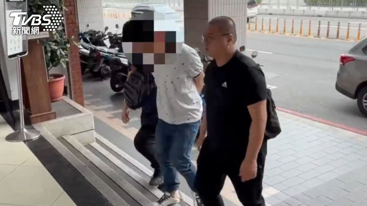 犯嫌於三重住家落網,訊後依法移送地檢署偵辦。(圖/TVBS)