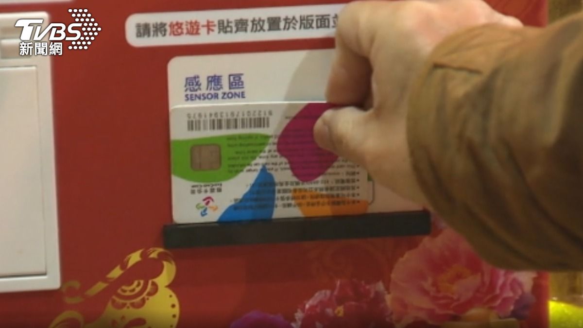 敬老卡難刷 ? 北市僅1/3計程車裝刷卡機。(圖/TVBS)