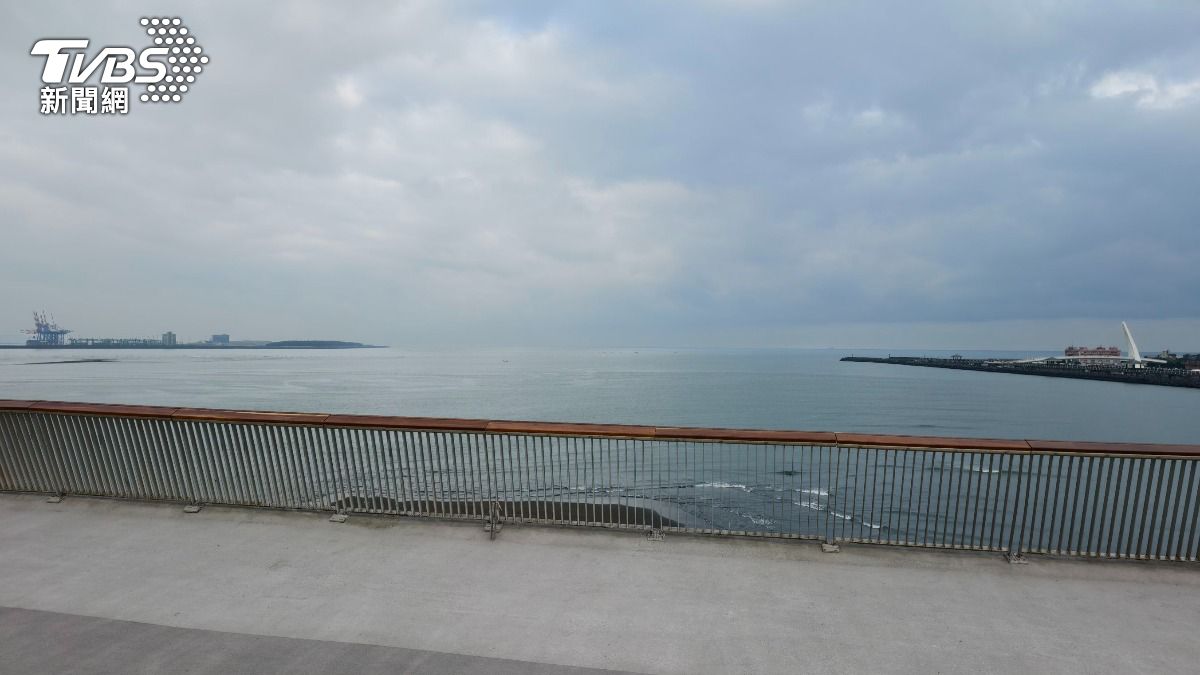 淡江大橋橫跨淡水河出海口,連接淡水與八里兩地。(圖/陳冠宇攝)