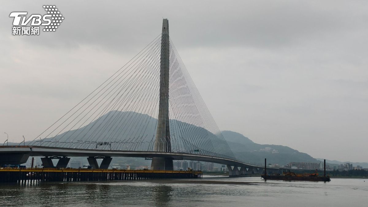 全世界最長的單塔斜張橋。(圖/陳冠宇攝)
